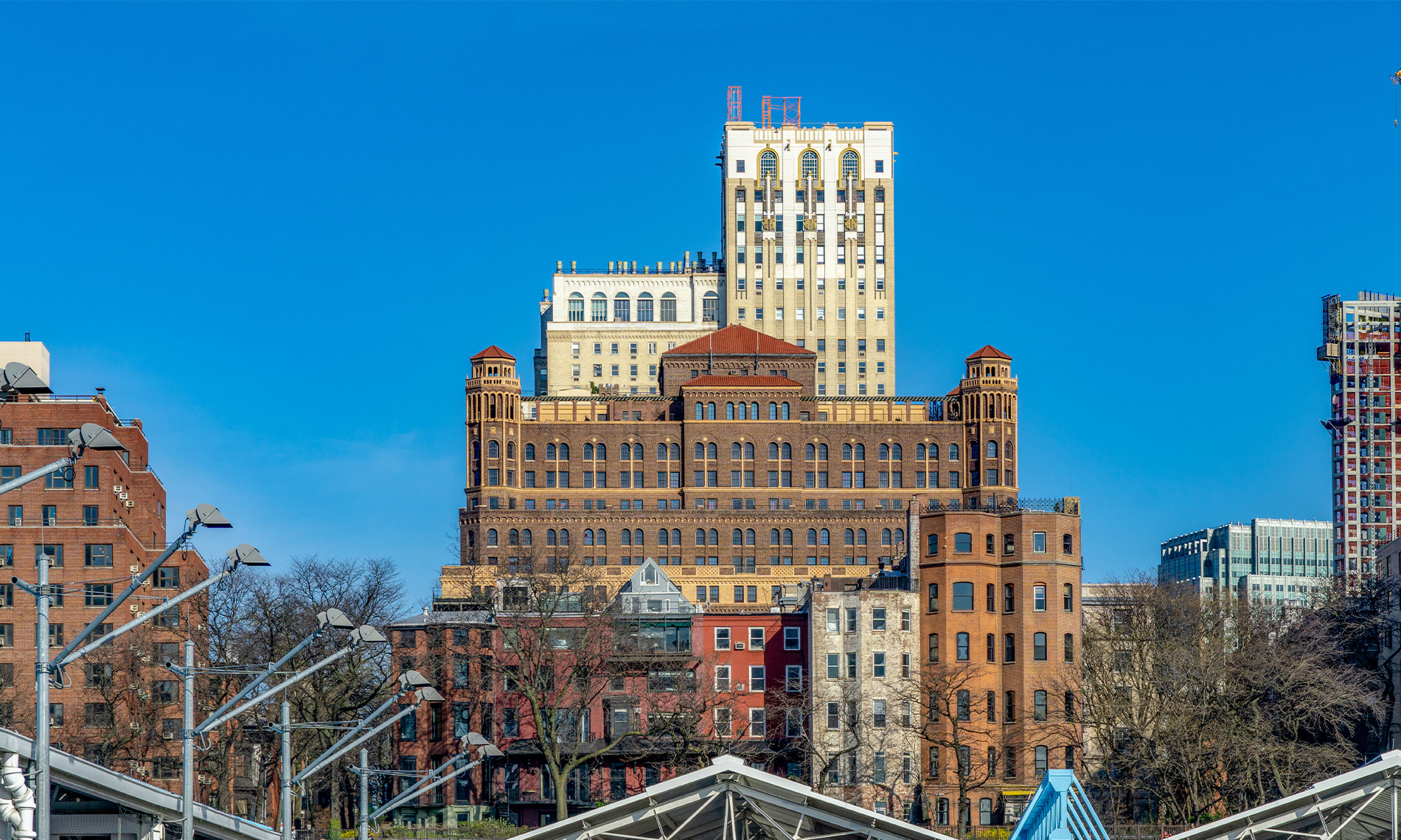 Exterior of The Watermark at Brooklyn Heights