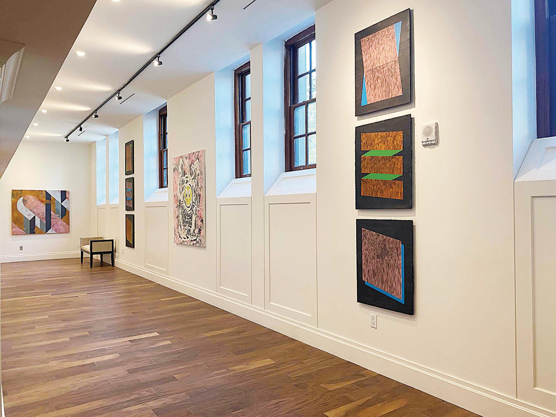 Art gallery at the Watermark at Brooklyn Heights