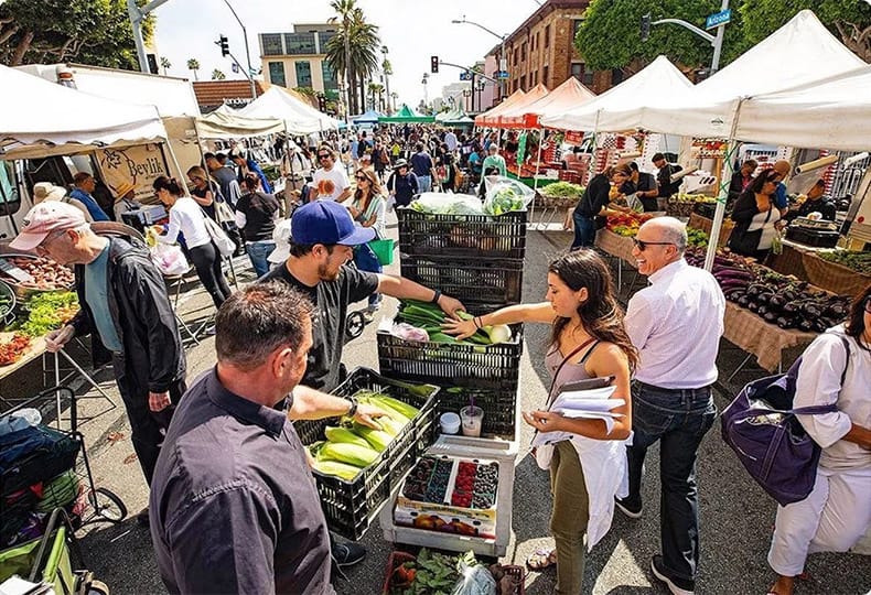 busy market in brooklyn