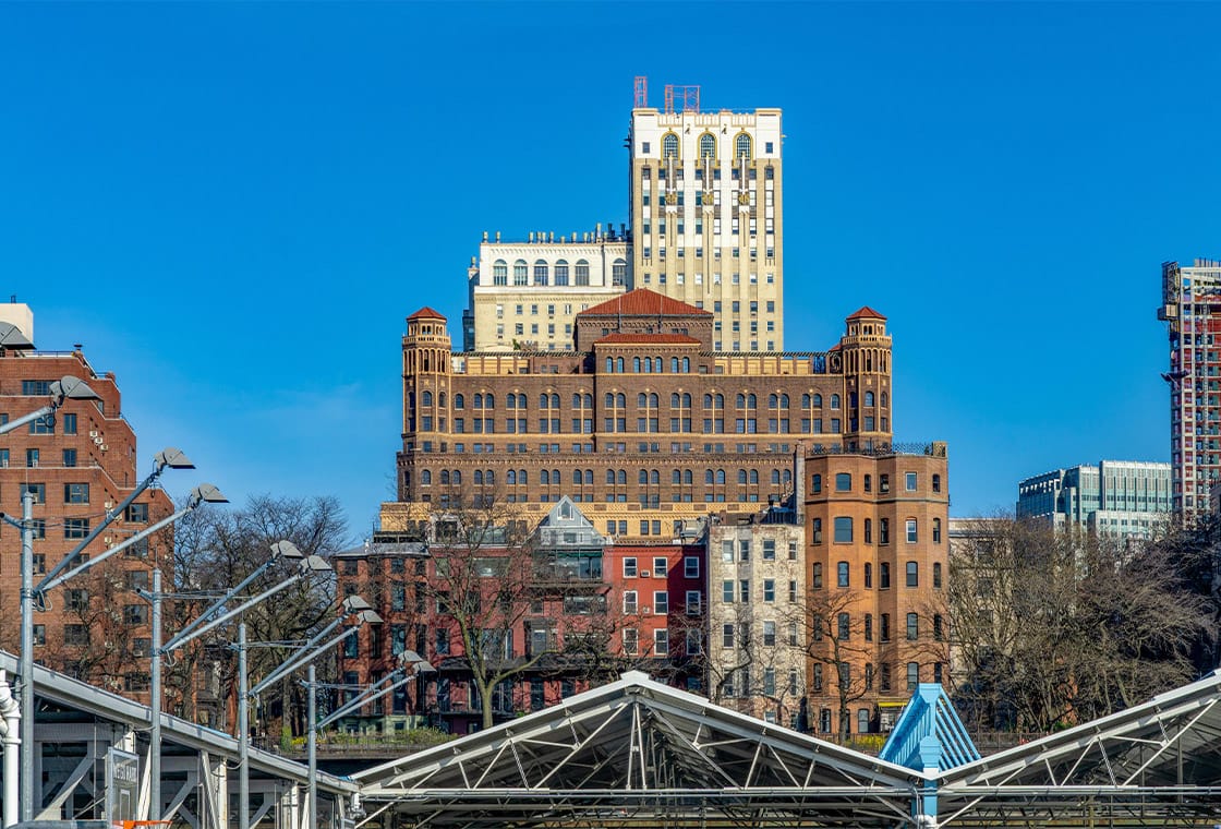 exterior shot of the watermark at brooklyn heights