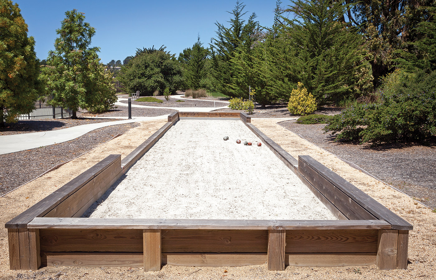 Courtyard area with a Boules court 