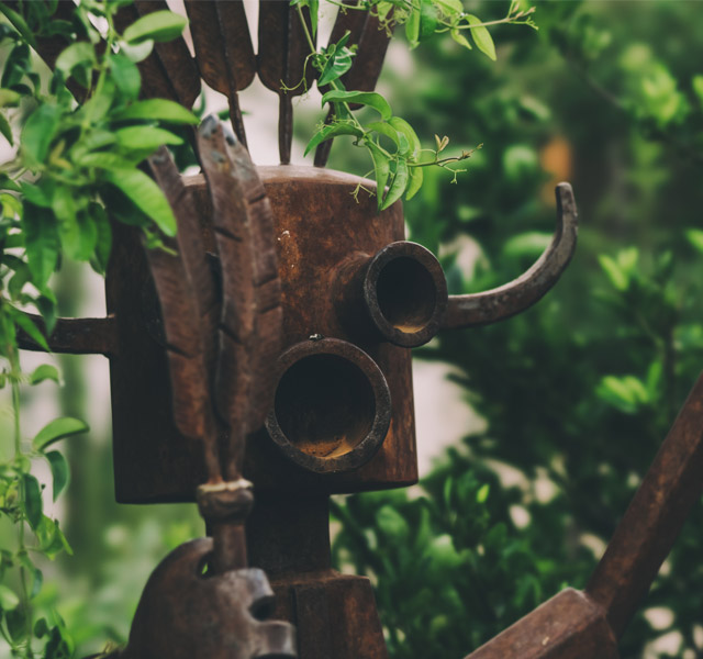 A metal sculpture found in an outdoor courtyard at The Hacienda at the River