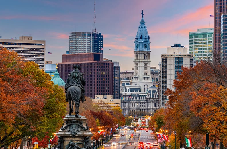 Philadelphia, Pennsylvania in autumn overlooking Benjamin Franklin Parkway.