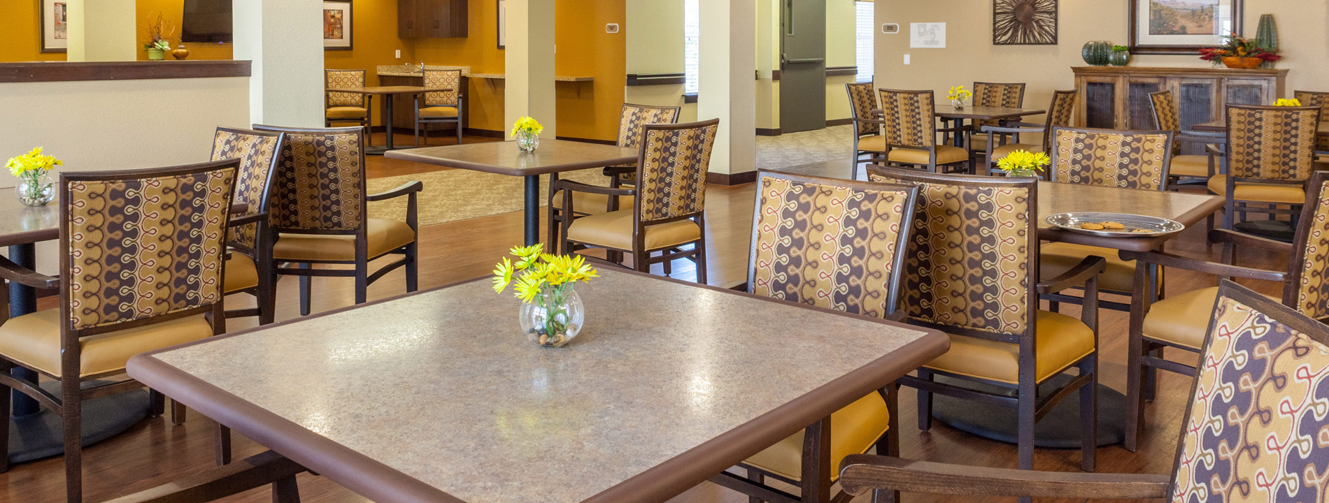 A long shot of the dinning room